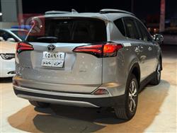 تۆیۆتا ڕاڤ 4